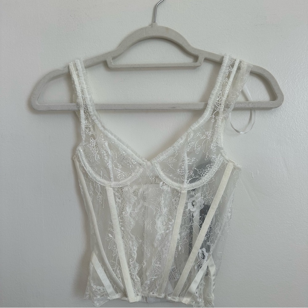 Lioness Ivory Lace Detail Top - Picture 3 of 5